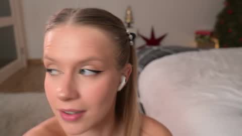 Ella online show from January 18, 8:18 pm