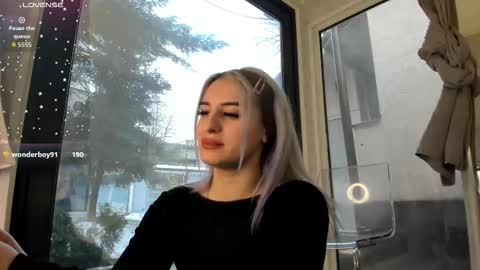 ella_vee online show from February 26, 6:06 am