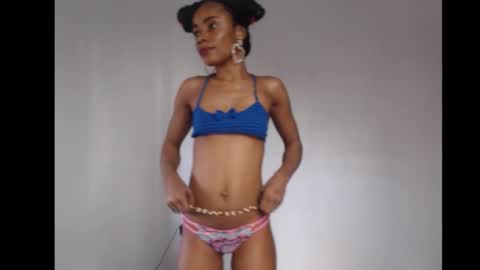 Snapshot of ellababy8 chatting on October 9, 10:54 am ella online show from October 9, 10:54 am