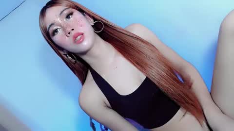 ellah_bonita online show from December 5, 3:06 am