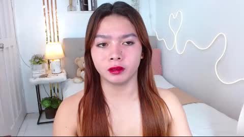 Snapshot of ellah_raj chatting on September 28, 3:48 am ELLAH online show from September 28, 3:48 am