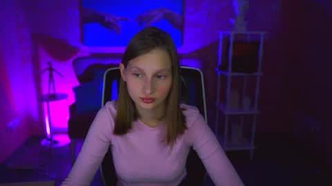 Ella online show from November 10, 10:40 am