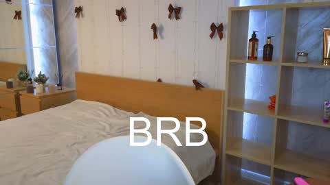 ellamilla online show from December 29, 11:50 am