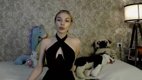 ellamilla online show from November 10, 10:29 am