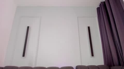 Ella online show from November 12, 4:42 pm