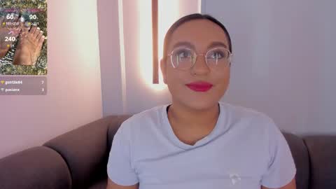 Ella online show from November 6, 11:57 am