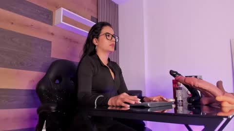Snapshot of ellaochoa chatting on September 22, 11:36 am ella online show from September 22, 11:36 am