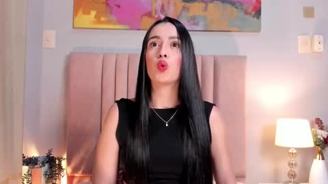 Ella VillaLuna online show from January 6, 1:31 am