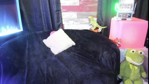 ELLE online show from March 8, 6:05 pm