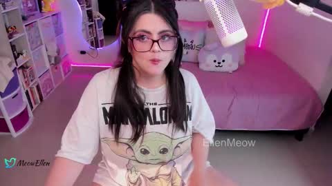 Snapshot of ellen_meow chatting on October 20, 8:08 am Meow in da house . online show from October 20, 8:08 am