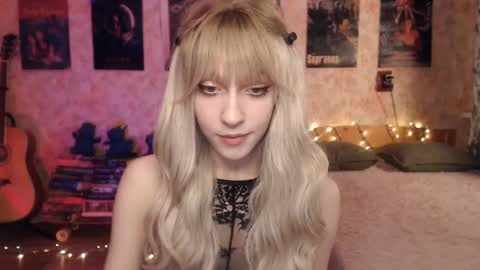ellie_friendly online show from January 27, 11:33 pm