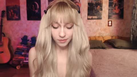 ellie_friendly online show from February 2, 12:09 am