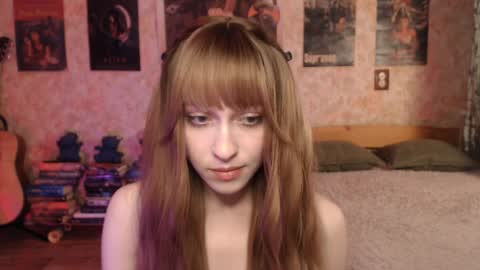 ellie_friendly online show from April 4, 12:23 pm