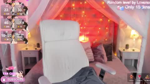 Snapshot of ellie_jhonson_ chatting on January 11, 2:47 pm  Ellie Jhonson  online show from January 11, 2:47 pm