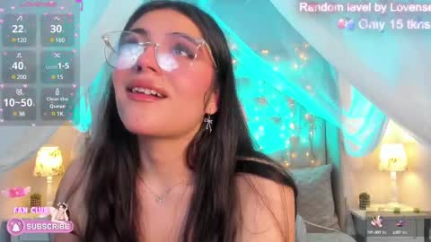 Snapshot of ellie_jhonson_ chatting on February 23, 8:39 am  Ellie Jhonson  online show from February 23, 8:39 am