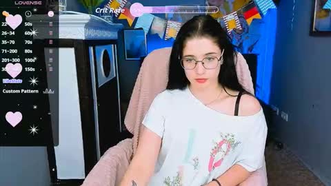Snapshot of ellie_magic chatting on September 23, 12:32 pm ellie_magic online show from September 23, 12:32 pm
