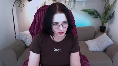 Snapshot of ellie_magic chatting on March 4, 4:20 pm ellie_magic online show from March 4, 4:20 pm