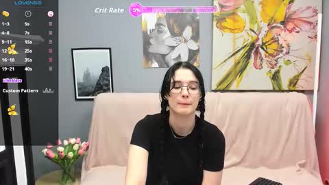 Snapshot of ellie_magic chatting on October 19, 6:07 am ellie_magic online show from October 19, 6:07 am