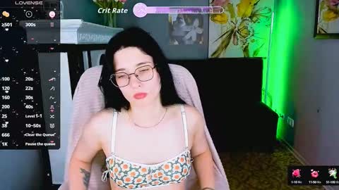 Snapshot of ellie_magic chatting on October 3, 12:35 pm ellie_magic online show from October 3, 12:35 pm