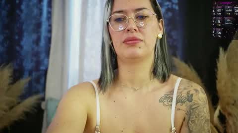 Ellie Ramos online show from November 25, 3:00 pm