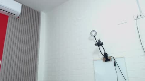 Ellie online show from February 9, 8:32 am