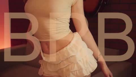 elliecutes online show from October 3, 8:22 am