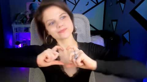 elliemurler online show from October 23, 1:23 pm