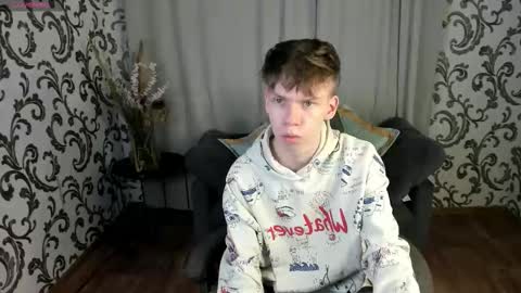 Snapshot of elliot_mars_ chatting on October 19, 6:01 pm elliot_mars_ online show from October 19, 6:01 pm