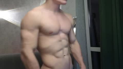 elliot_muscle04 online show from March 29, 5:03 pm
