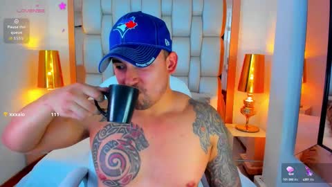 Snapshot of elliott_veelez chatting on September 23, 8:48 pm E L L I O T V E L E Z online show from September 23, 8:48 pm