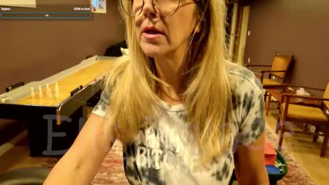 Ella Bella Bo Bella online show from January 9, 7:30 pm