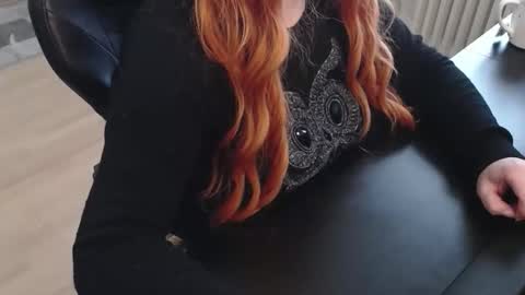 Elly online show from November 22, 2:37 pm