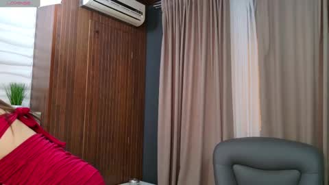 EllyRoss online show from March 8, 8:22 am