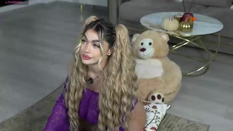 Snapshot of ellyxxxelly chatting on October 16, 4:06 pm Elly online show from October 16, 4:06 pm