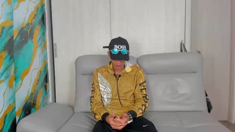 Snapshot of elmessi_ chatting on October 13, 2:19 pm BLUE-MESSI-ARES online show from October 13, 2:19 pm