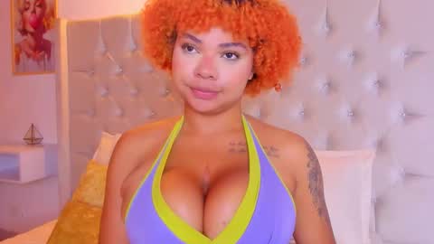 Snapshot of eloisa_cleavage_ chatting on October 15, 10:16 am Maya online show from October 15, 10:16 am