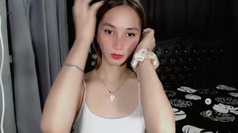 Snapshot of elora_charming chatting on March 11, 7:46 am elora_charming online show from March 11, 7:46 am