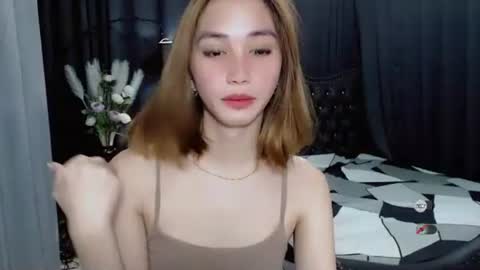 Snapshot of elora_charming chatting on February 27, 6:13 am elora_charming online show from February 27, 6:13 am