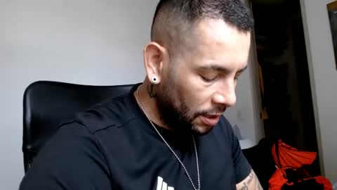 Snapshot of elosocazador chatting on January 3, 8:43 pm elosocazador online show from January 3, 8:43 pm