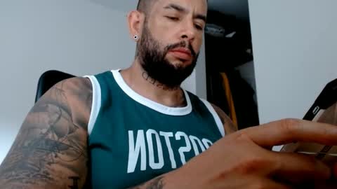 Snapshot of elosocazador chatting on February 17, 8:49 pm elosocazador online show from February 17, 8:49 pm