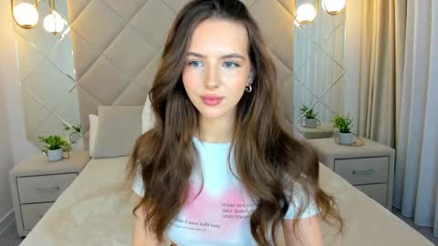 Snapshot of elsa_carterr chatting on March 6, 9:03 am elsa_carterr online show from March 6, 9:03 am