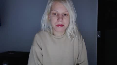Snapshot of elssa_rush chatting on October 3, 11:13 pm elssa_rush online show from October 3, 11:13 pm