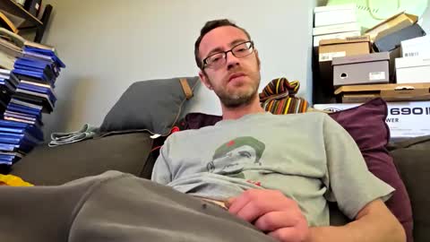 eltonyoo online show from April 23, 11:07 am