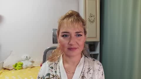 Elvira online show from December 2, 7:08 am