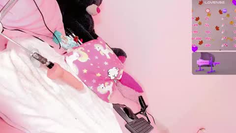 Snapshot of ely_w1 chatting on October 18, 12:15 am ely_w1 online show from October 18, 12:15 am