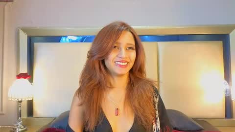 elywren online show from April 22, 9:00 pm