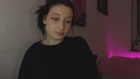 Em1l1a online show from October 11, 9:07 pm