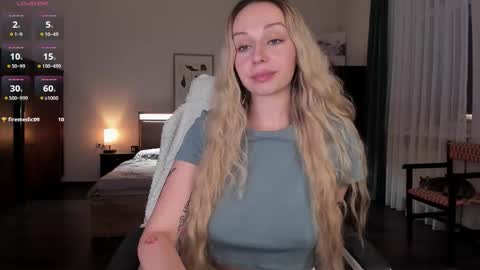 Emilie online show from October 15, 2:51 pm