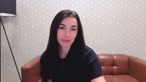 ema_grasie online show from November 19, 1:43 pm