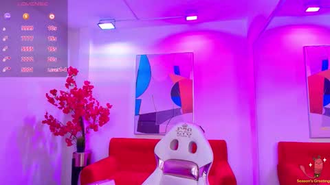 Ema louisx  online show from October 3, 12:35 pm